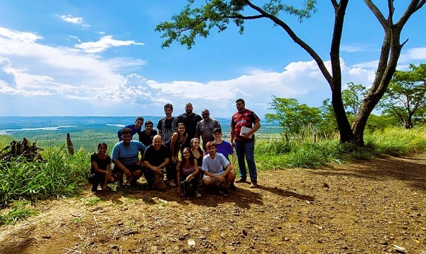 Mirante da serra – Borda do Chapadão Araguari – Ao fundo, o rio Araguari.