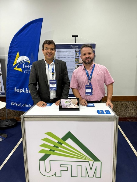 Professor Vitor e Professor Vinícius